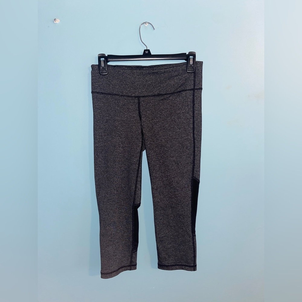 Small dark gray panel leggings